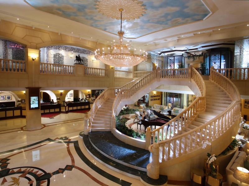 Knight Castle Hotel Dubai Luaran gambar The lobby of the Grand Hyatt Hotel