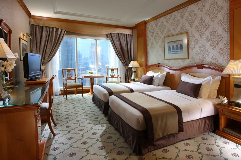 Knight Castle Hotel Dubai Luaran gambar A room at the hotel