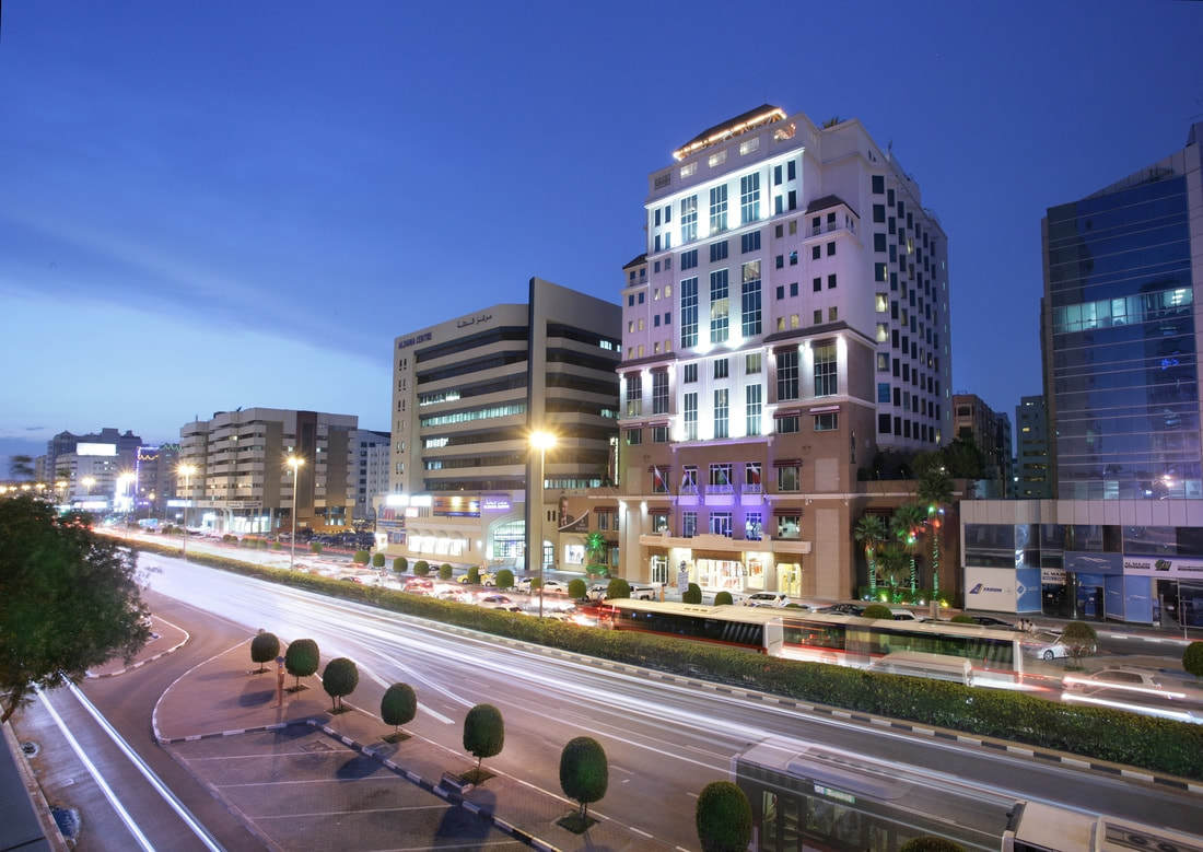 Knight Castle Hotel Dubai Luaran gambar The hotel at night