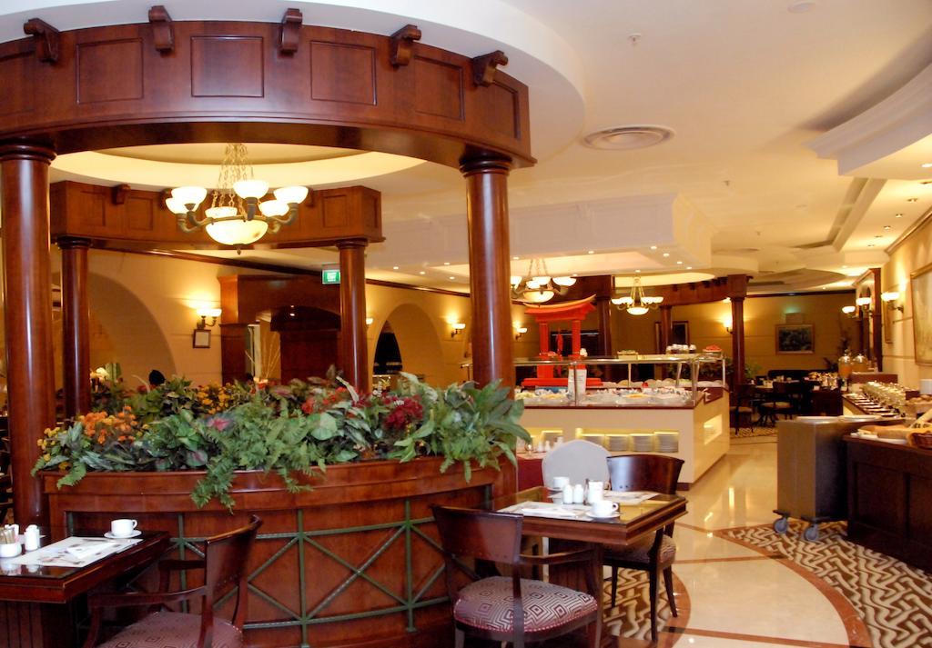 Knight Castle Hotel Dubai Luaran gambar The restaurant