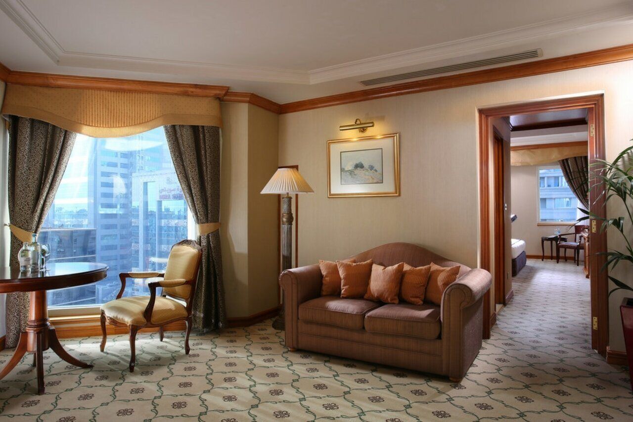 Knight Castle Hotel Dubai Luaran gambar A suite at the hotel