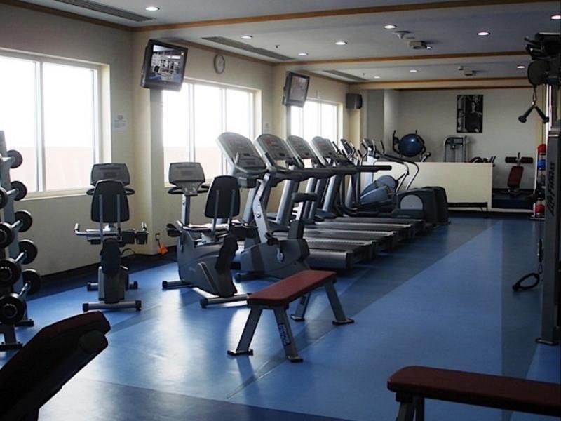 Knight Castle Hotel Dubai Luaran gambar A gym in a hotel